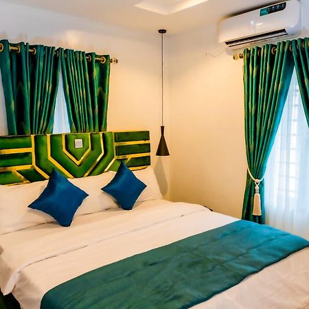 El Elyon Hotel And Suites Lagos Dış mekan fotoğraf