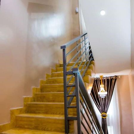 El Elyon Hotel And Suites Lagos Dış mekan fotoğraf