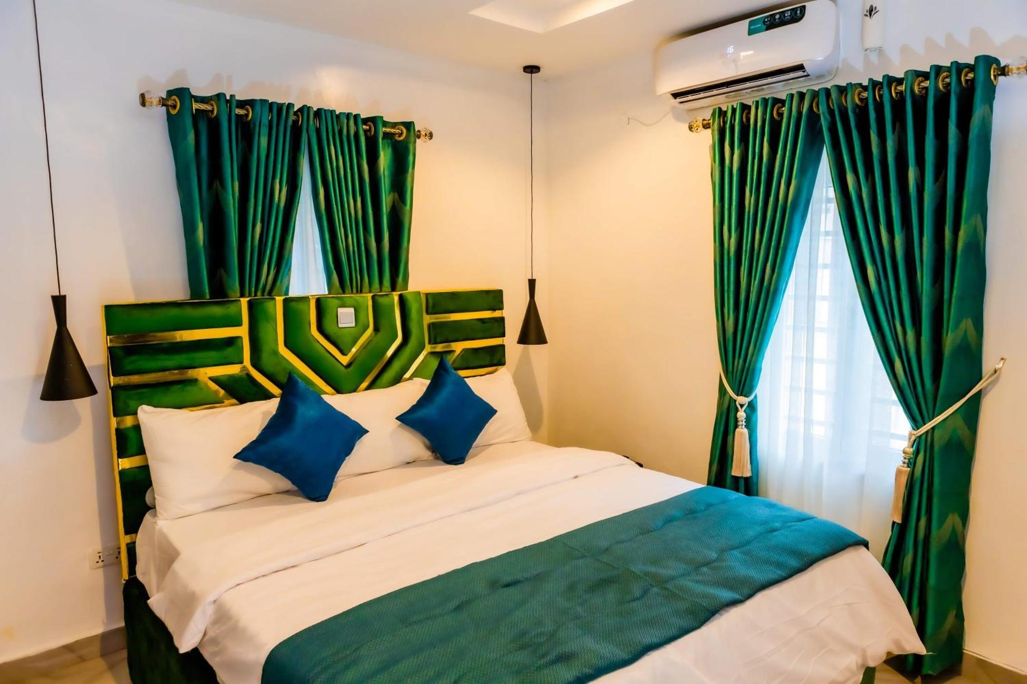 El Elyon Hotel And Suites Lagos Dış mekan fotoğraf