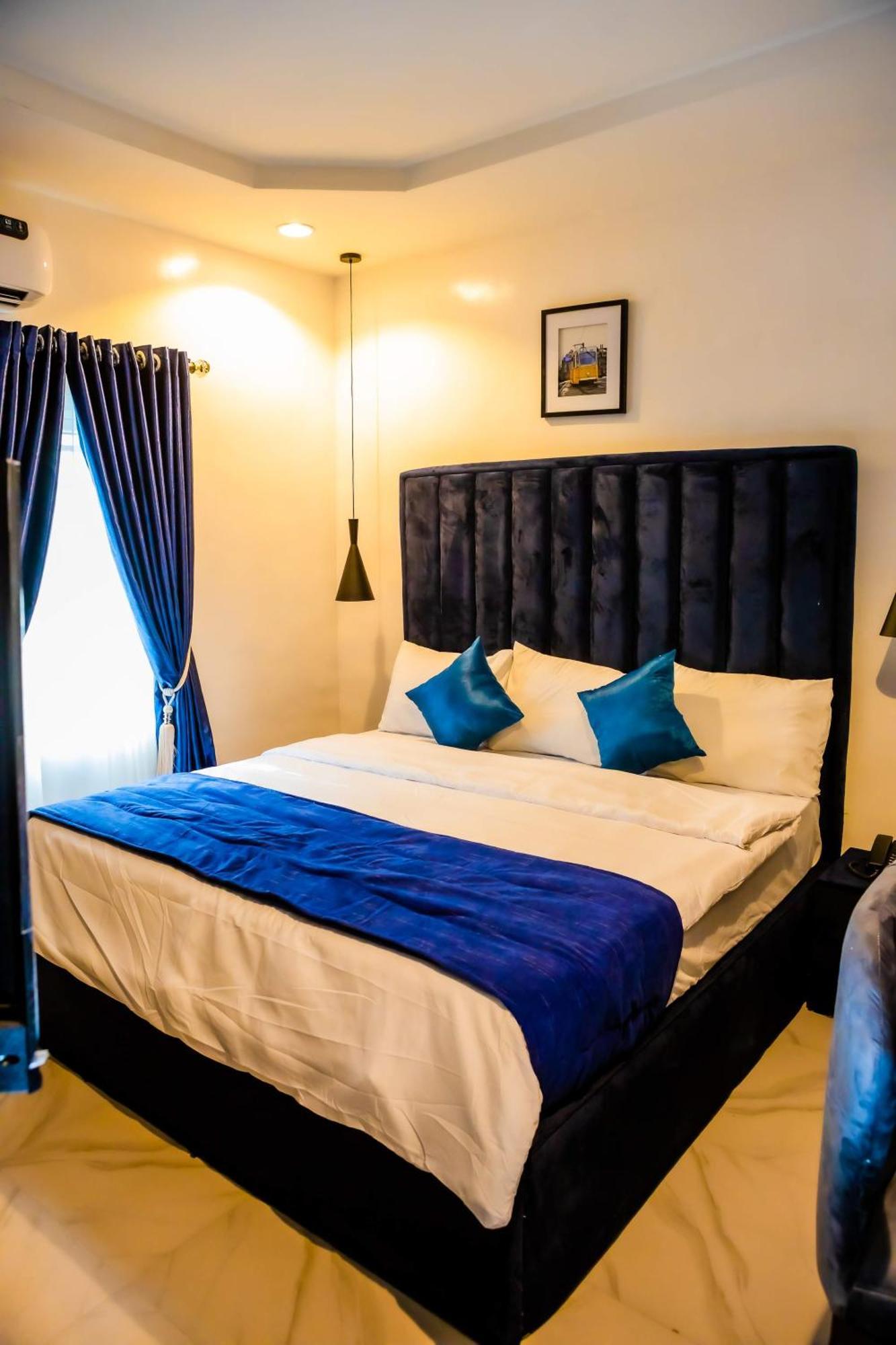 El Elyon Hotel And Suites Lagos Dış mekan fotoğraf