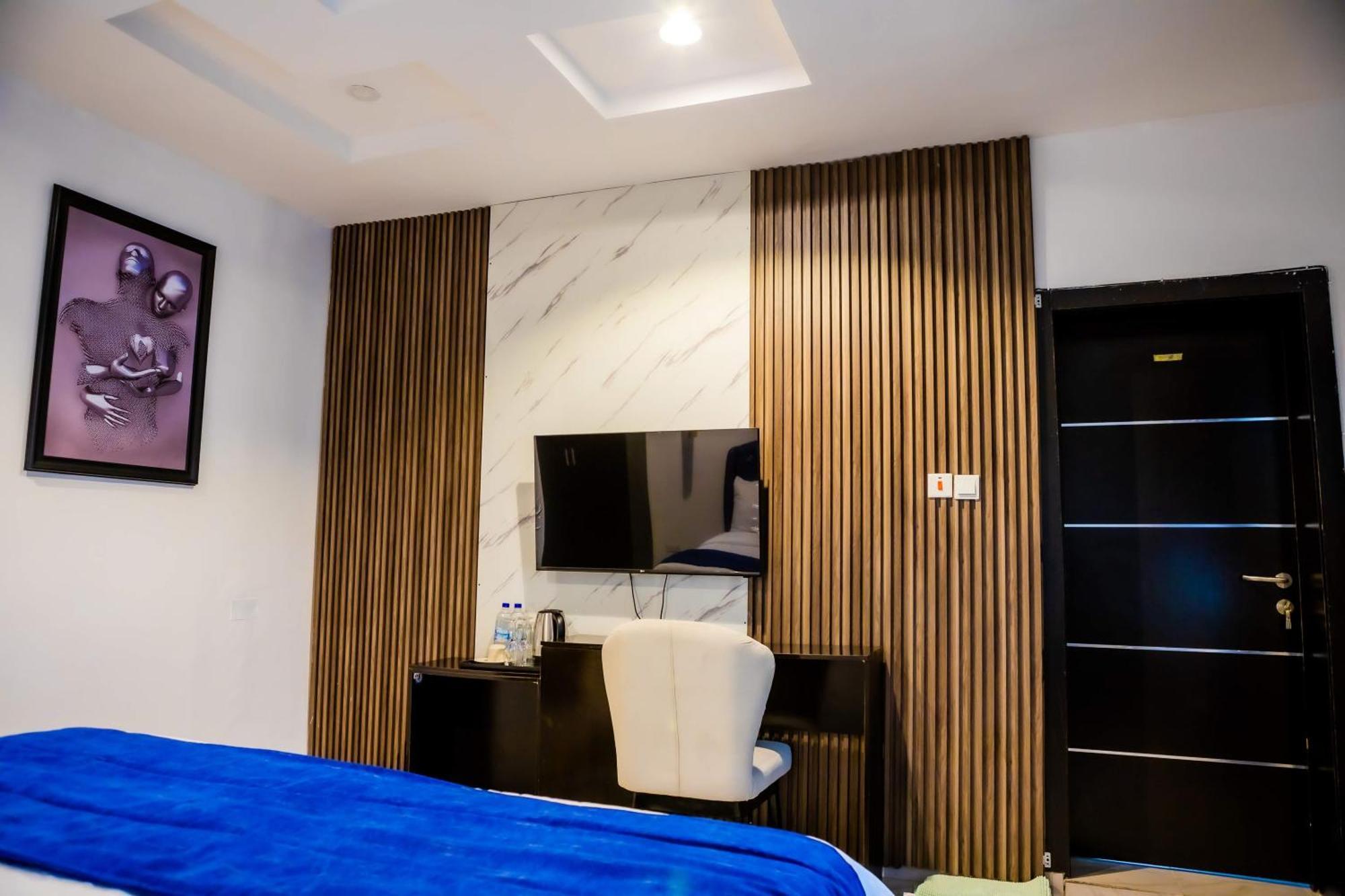 El Elyon Hotel And Suites Lagos Dış mekan fotoğraf