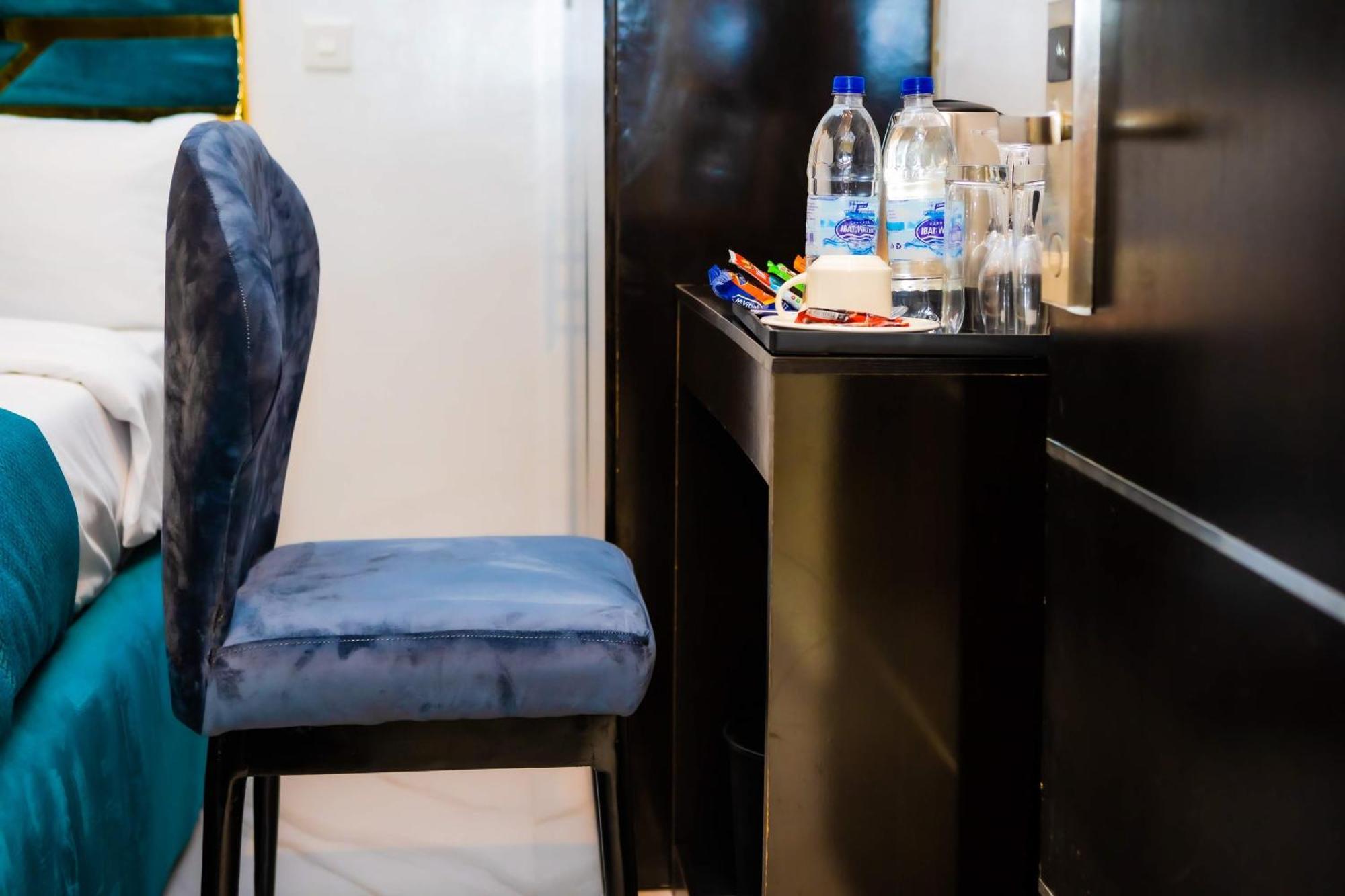 El Elyon Hotel And Suites Lagos Dış mekan fotoğraf